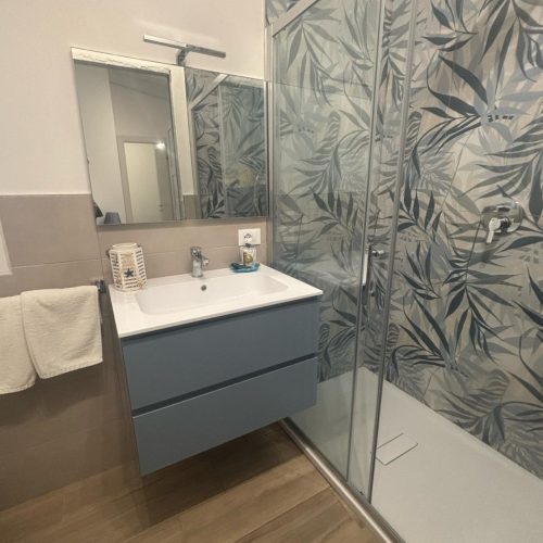 Bagno con doccia